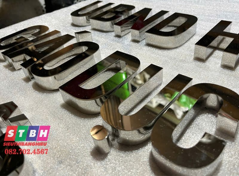 Chữ nổi inox trắng bóng