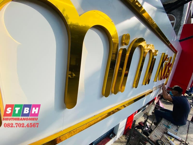 Chử nổi inox vàng gương