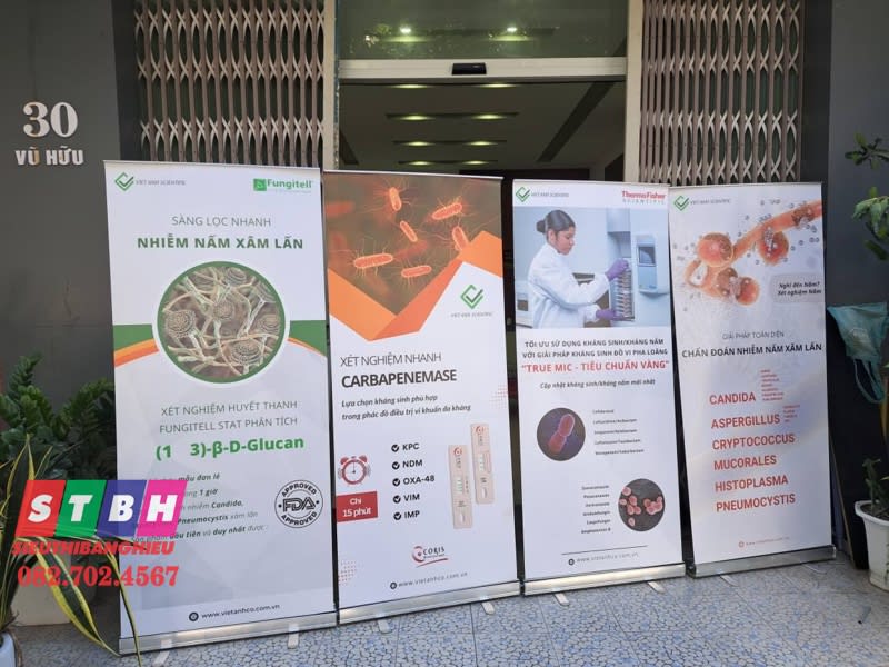 Standee quảng cáo