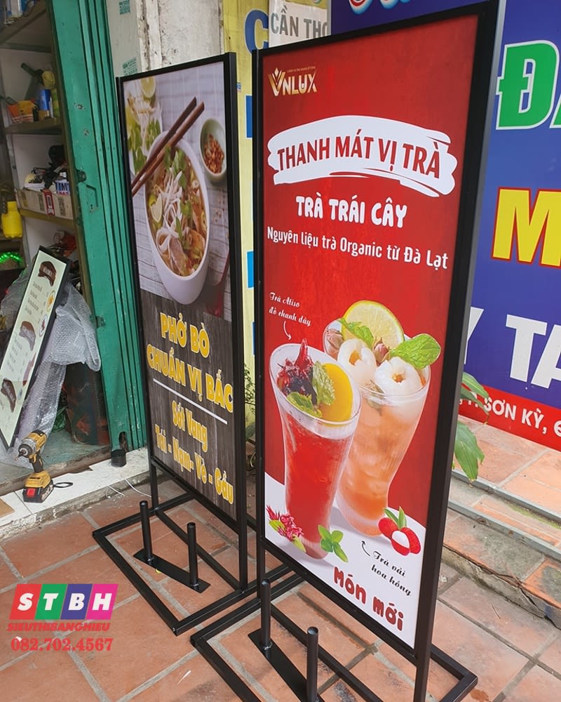 Standee chân sắt phở