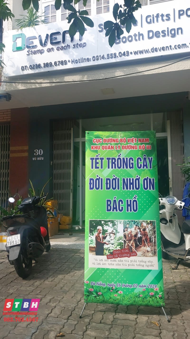 Standee chữ X