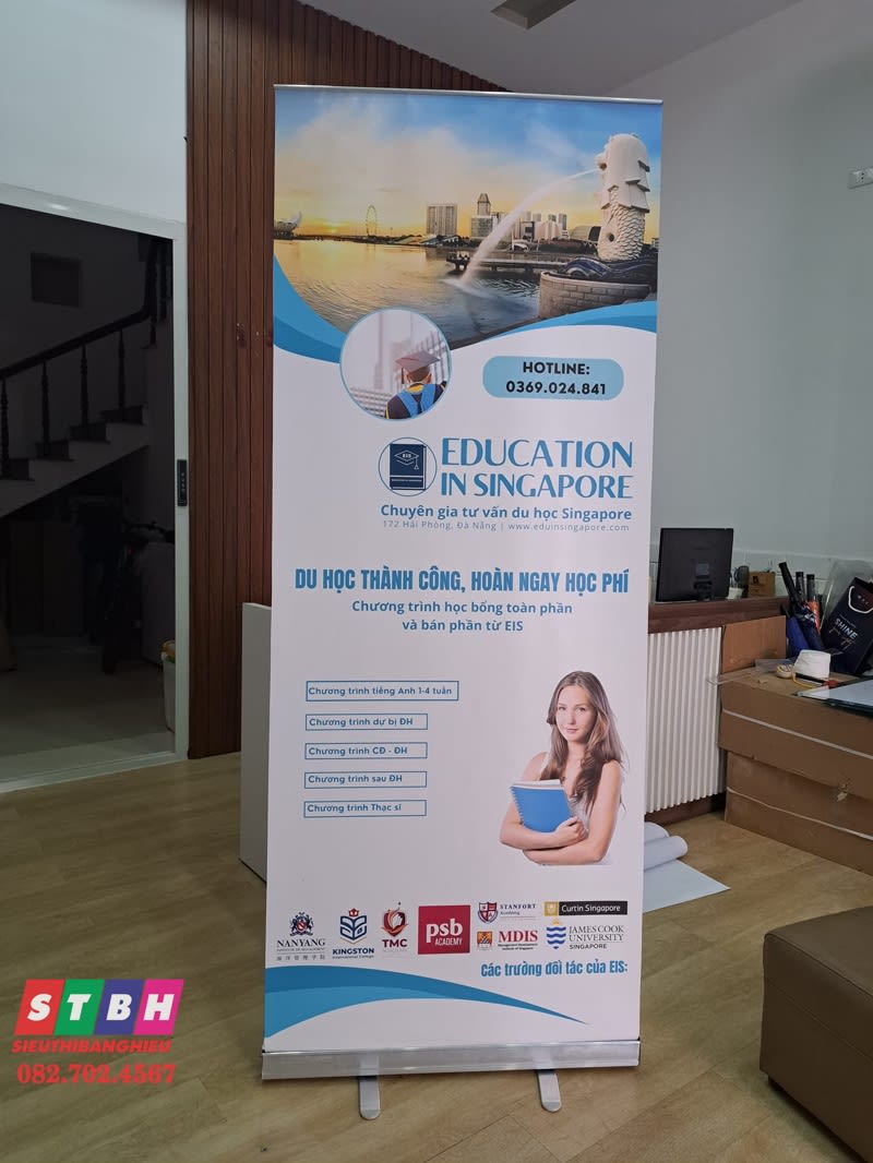 Standee cuộn Education