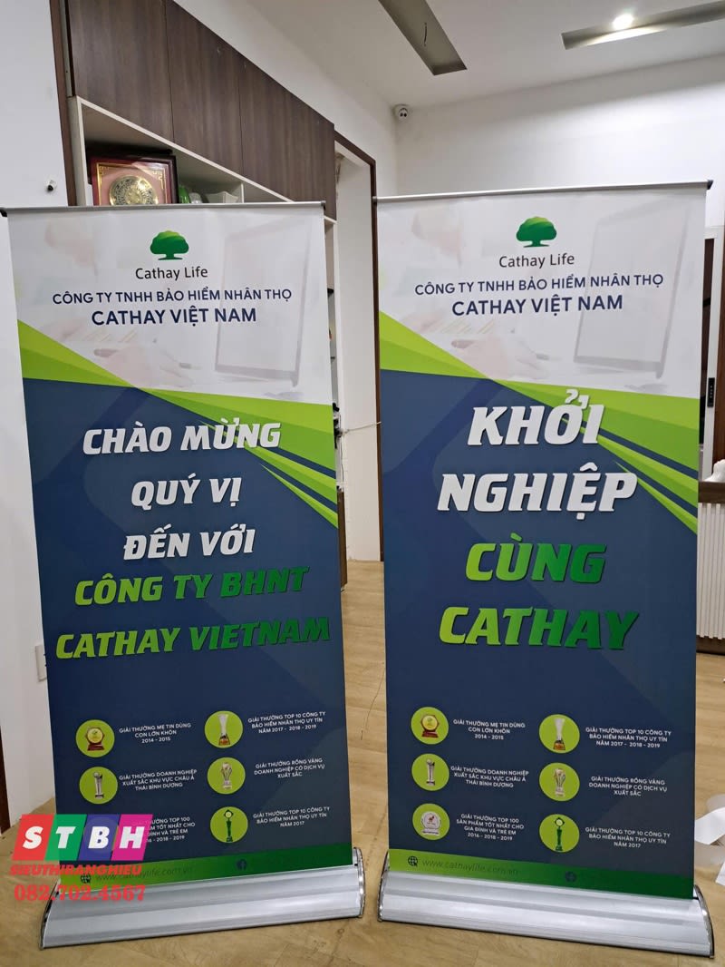 Standee cuốn Khởi nghiệp