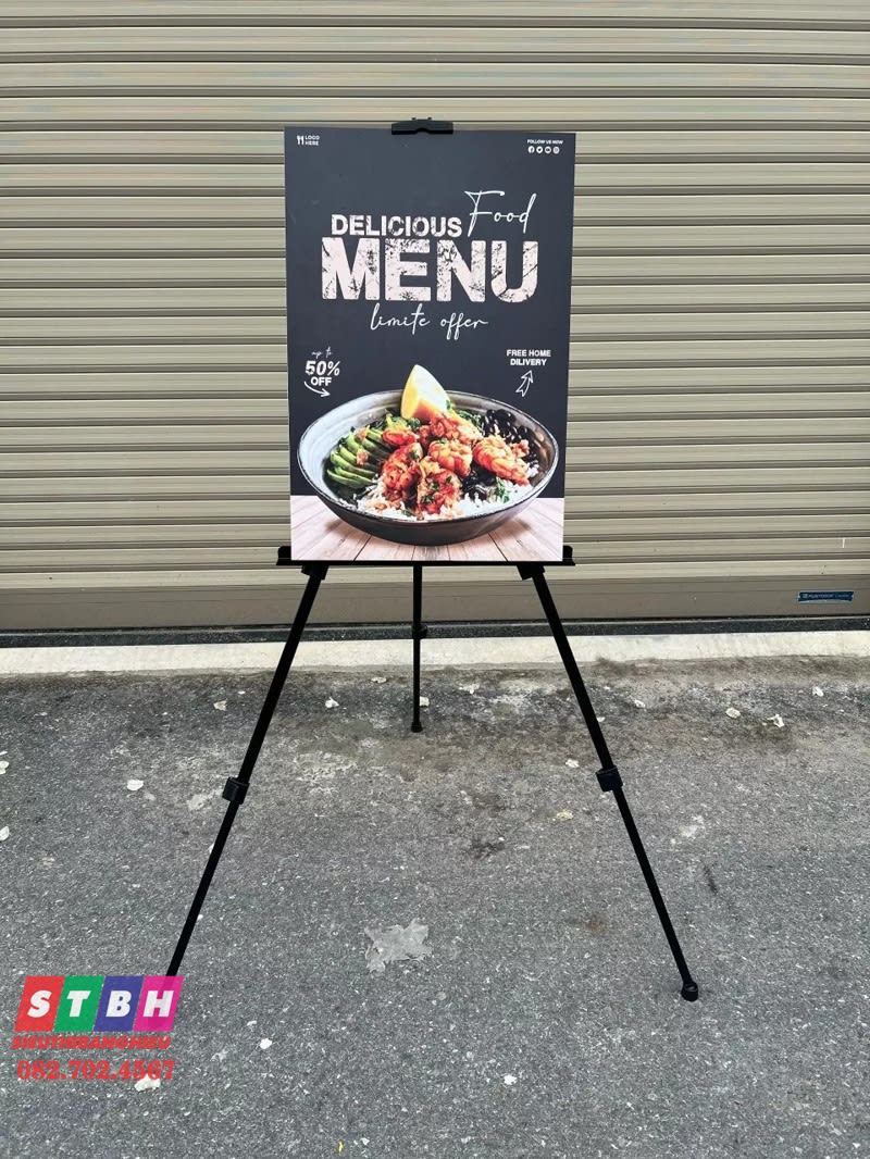 Standee chân sắt