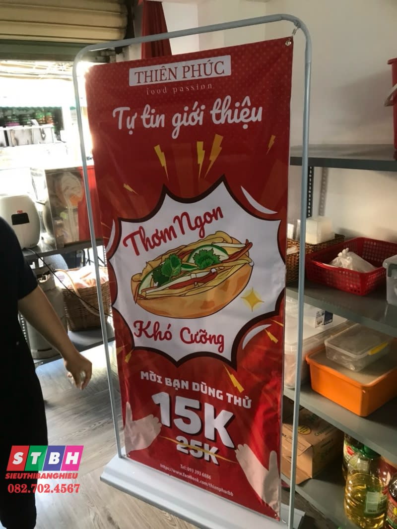 Standee quảng cáo cuốn