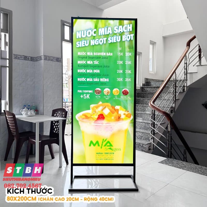 Standee quảng cáo