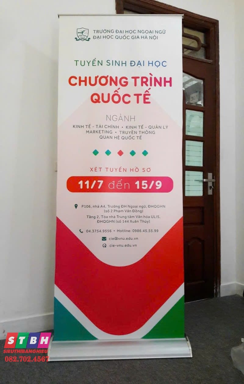 Standee quảng cáo Quốc tế