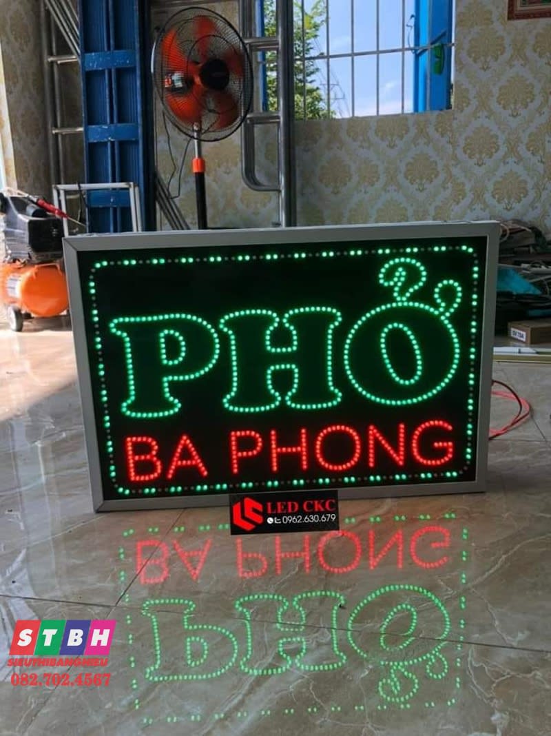 Hộp đèn led Phở
