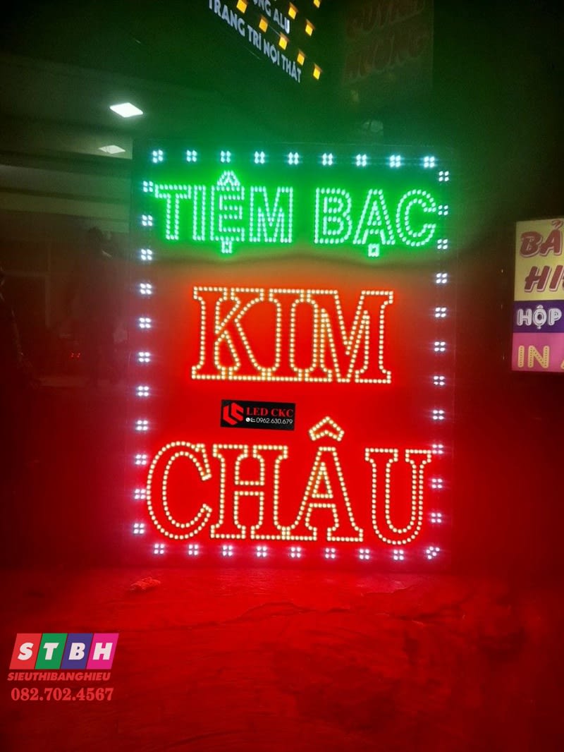 Hộp đèn tiệm bạc
