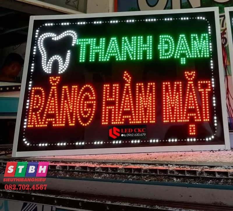Hộp đèn led Răng hàm mặt