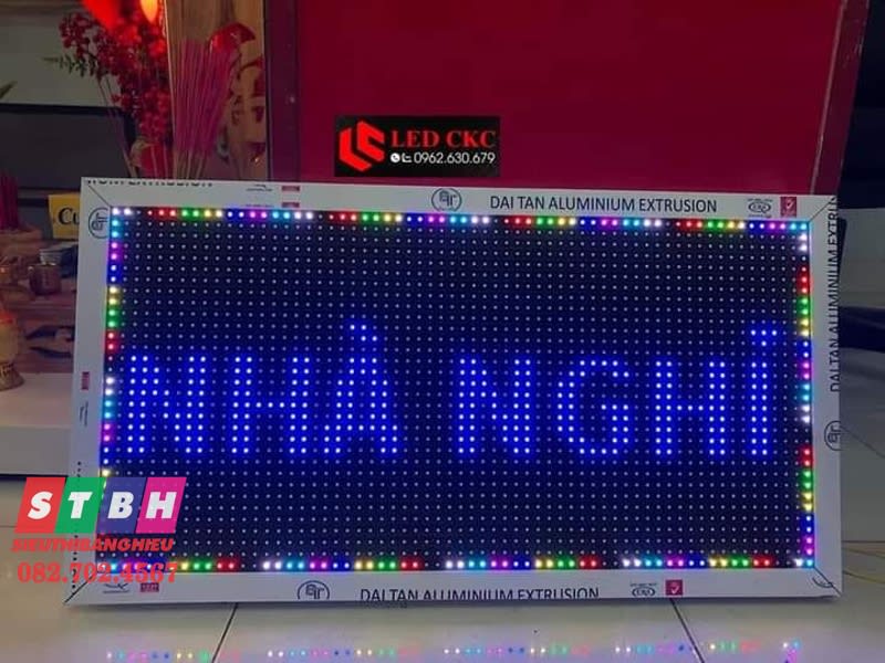 Led chạy chữ nhà nghỉ