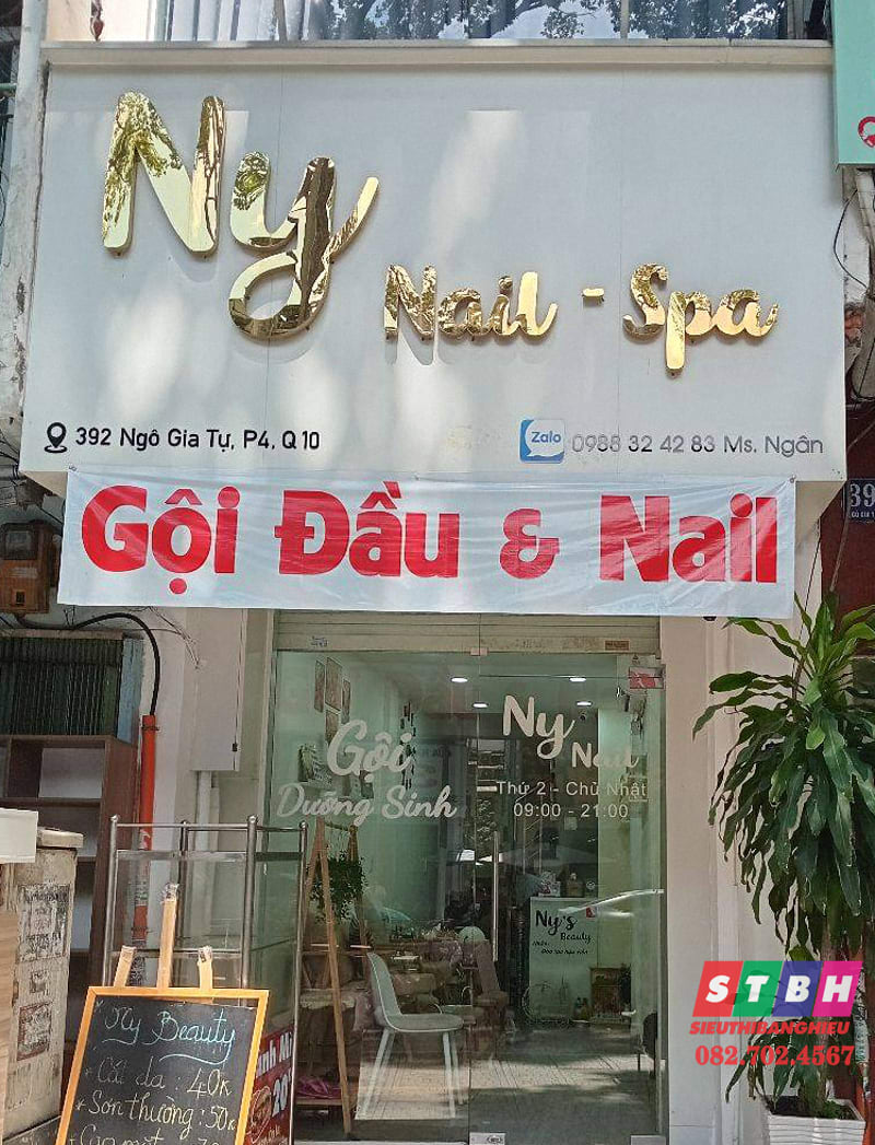 Bảng hiệu spa thu hút khách từ xa