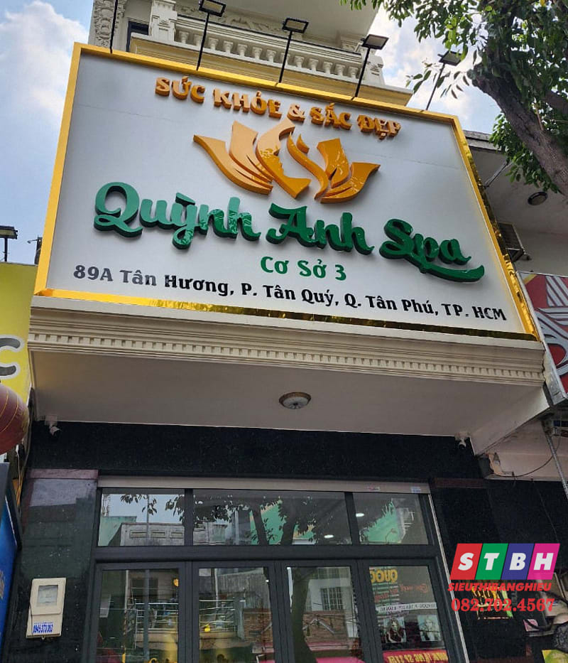 bảng hiệu spa bằng mica phát sáng