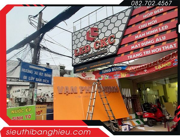 Làm Bảng Hiệu Quận Tân Phú – Xưởng Gần Bạn, Gọi Là Có!