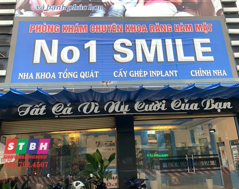 Thi công bảng hiệu nha khoa nhanh gọn