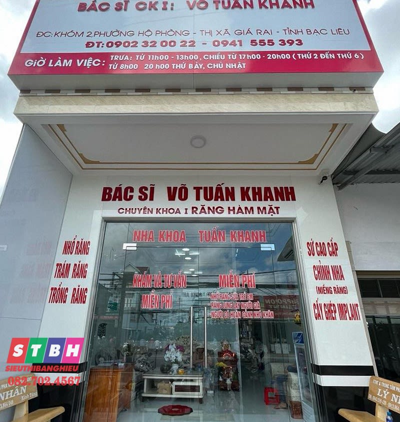 Bảng hiệu nha khoa dùng font chữ dễ đọc