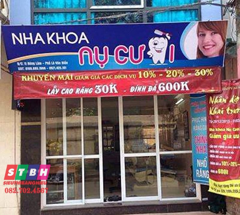 Mẫu bảng hiệu nha khoa cho mặt bằng nhỏ