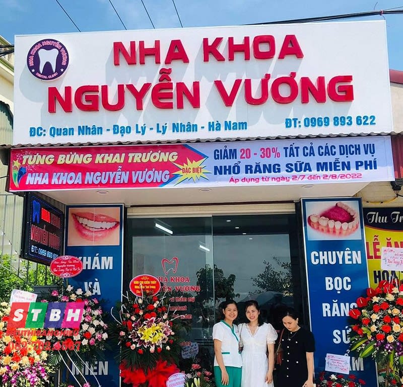 Bảng hiệu nha khoa phối hợp giữa đèn và logo