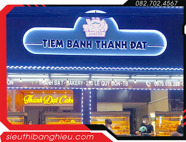 Bảng hiệu tiệm bánh ngọt