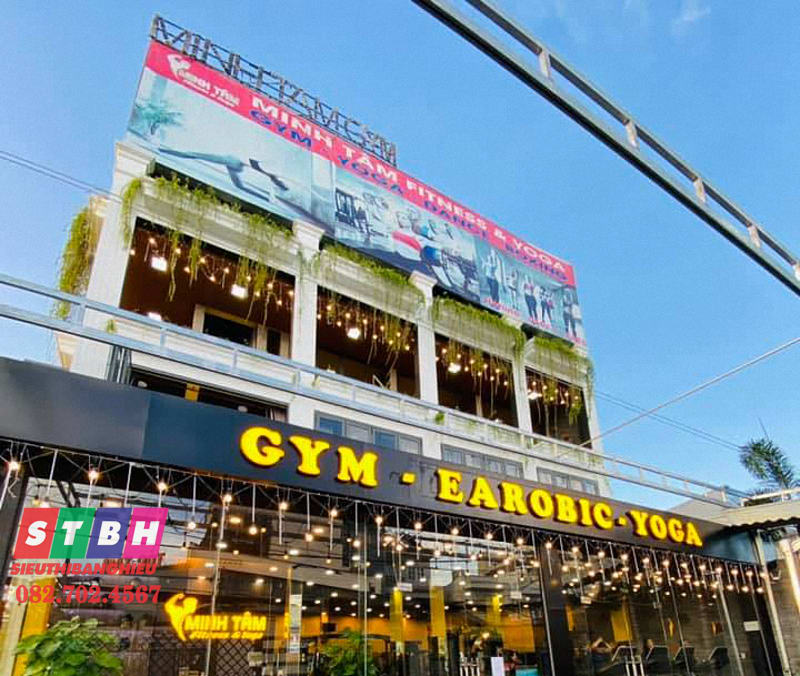 Bảng hiệu phòng gym hiện đại, thiết kế mạnh mẽ