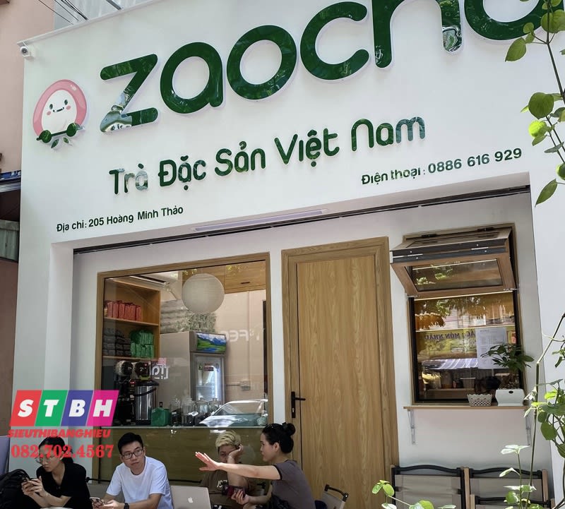 Bảng hiệu trà sữa tone nâu sữa ấm áp, dễ nhìn