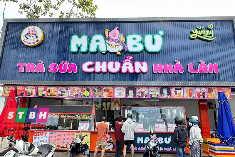 Bảng hiệu trà sữa phù hợp không gian phố đi bộ