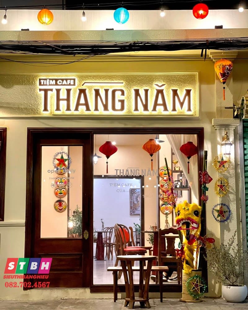 Bảng hiệu chữ nổi alu đèn hắt chân chữ