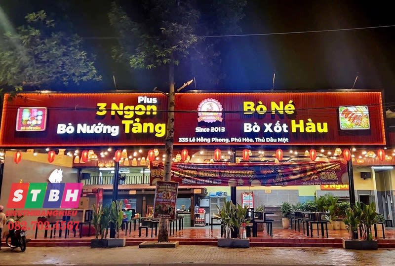 Bảng hiệu quán bò né sang trọng, thu hút khách
