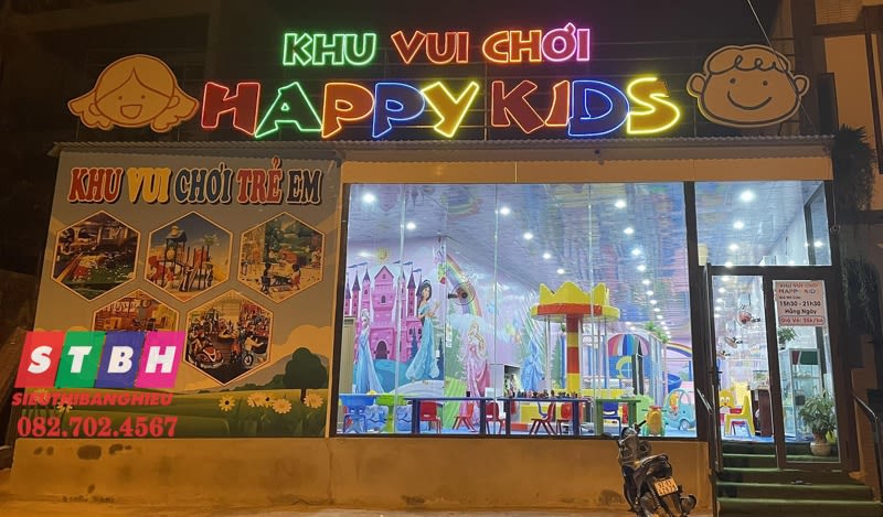 Bảng hiệu khu vui chơi trẻ em đẹp, dễ nhận diện từ xa