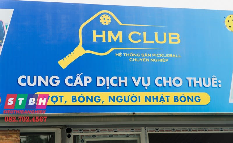 Bảng hiệu Pickleball nổi bật, dễ nhìn từ xa