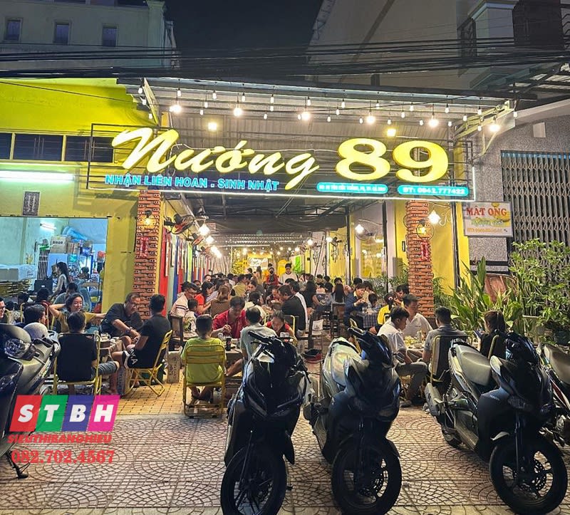 Bảng hiệu quán nướng nổi bật với LED rực rỡ