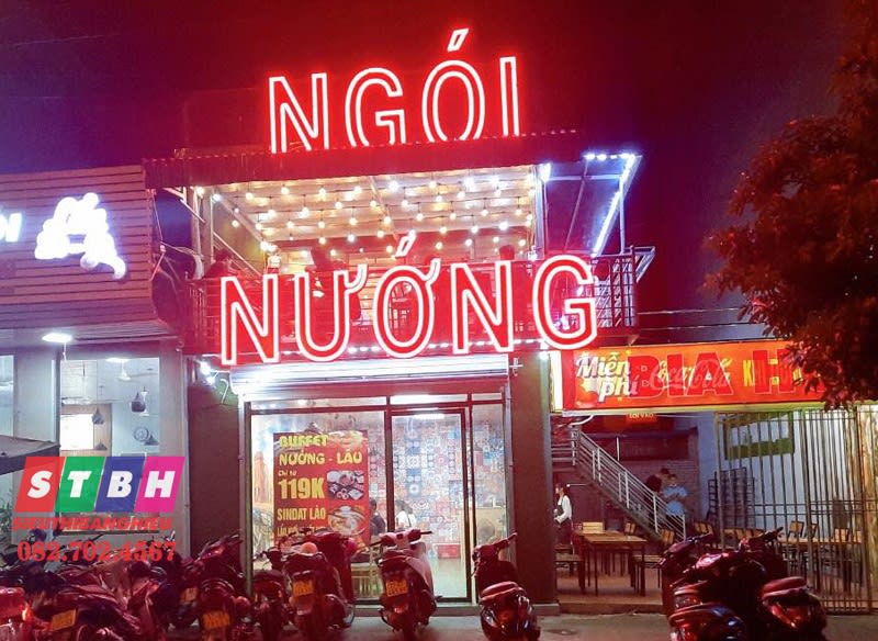 Bảng hiệu quán nướng đẹp, dễ nhìn từ xa vào ban đêm