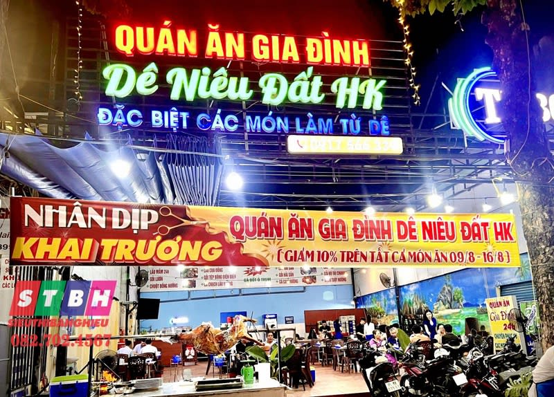 Bảng hiệu quán nướng nổi bật với đèn LED lung linh