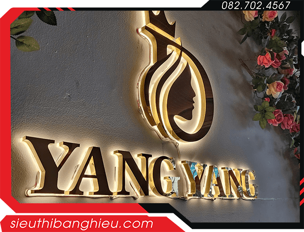 So sánh bảng hiệu alu, mica, inox – Loại nào tốt nhất?