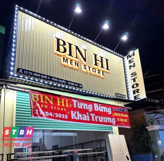 Bảng hiệu LED mặt tiền cửa hàng hiện đại, thiết kế cân đối, ánh sáng đều và rõ nét.
