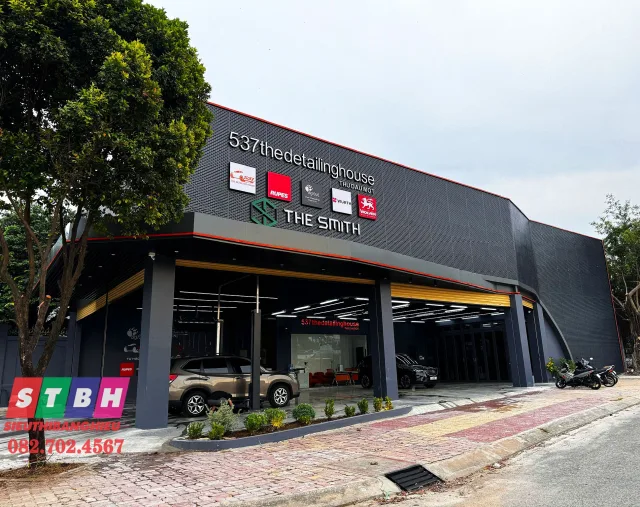 Bảng hiệu Tôn Sóng mặt tiền cửa hàng — thiết kế thẩm mỹ, phối màu hài hòa, phù hợp không gian rộng.