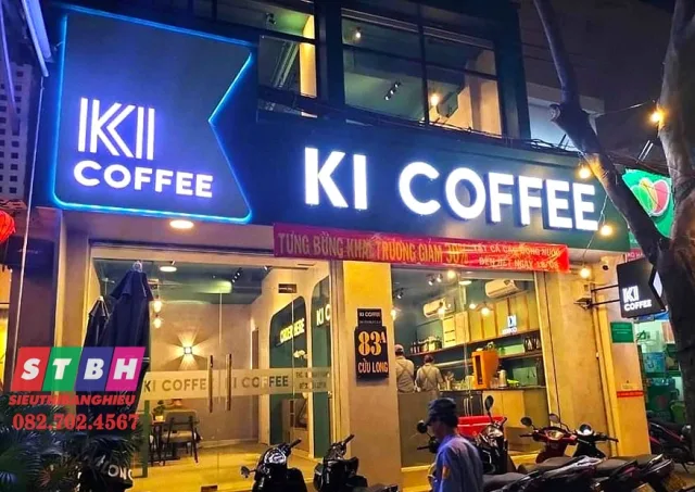 Bảng hiệu quán nước nhỏ gọn đẹp mắt cho mặt bằng hẹp