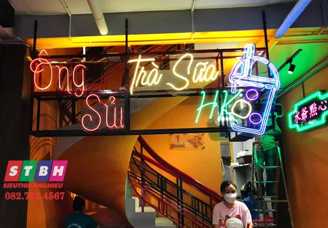 Bảng hiệu quán nước đơn giản tinh tế dễ nhìn