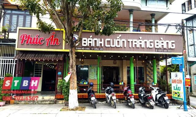 Bảng hiệu bánh cuốn nóng đơn giản mà thu hút