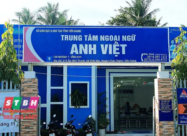 Bảng hiệu trung tâm ngoại ngữ đẹp thi công nhanh gọn