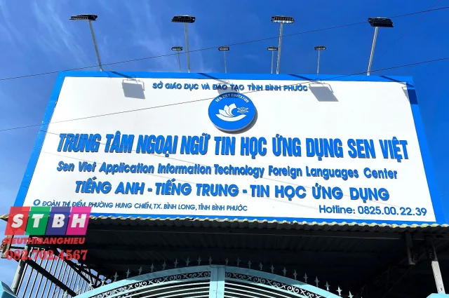 Bảng hiệu trung tâm ngoại ngữ đẹp phù hợp nhiều phong cách