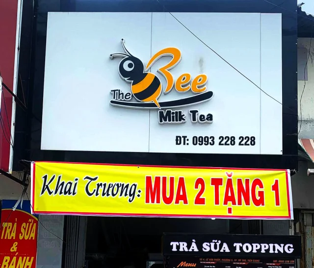 Mẫu bảng hiệu trà sữa đẹp cho khu phố đông đúc