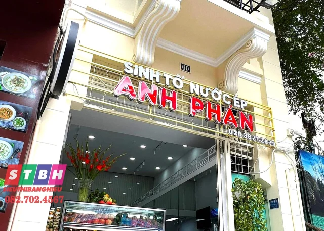 Bảng hiệu sinh tố trái cây trang trí họa tiết dễ thương