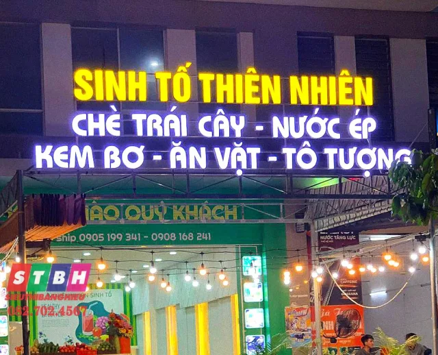 Mẫu bảng hiệu nước ép cá tính cho giới trẻ