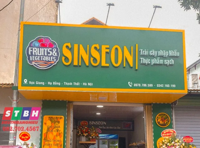 Mẫu bảng hiệu trái cây sử dụng font chữ dễ đọc