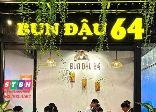 Mẫu bảng hiệu bún đậu mắm tôm phối màu hài hòa