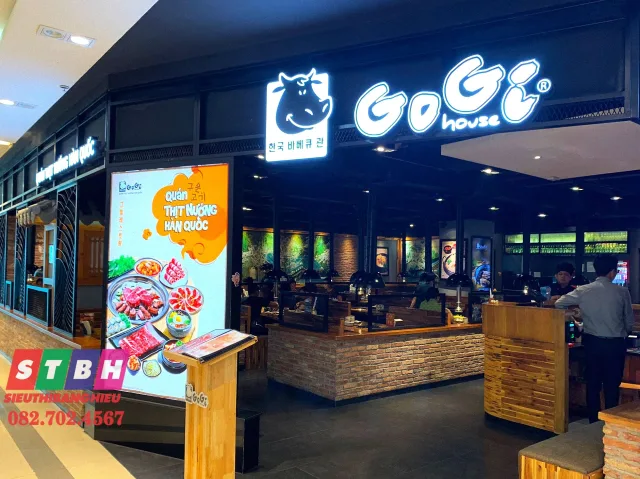 Bảng hiệu quảng cáo cho quán ăn Hàn Quốc