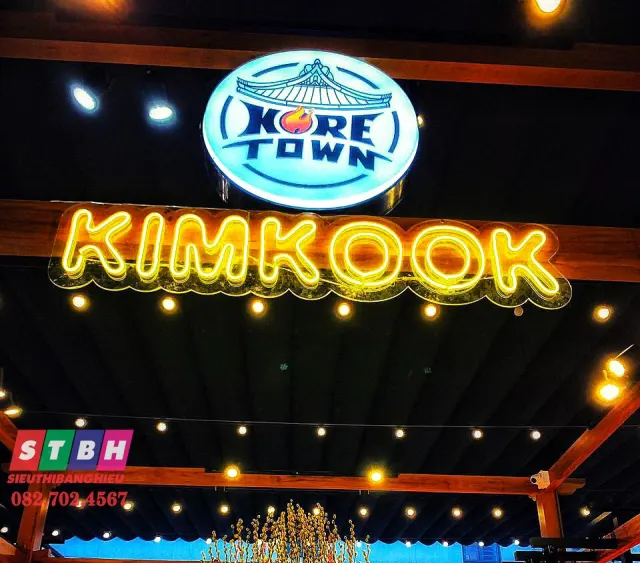 Bảng hiệu quán Hàn Quốc đẹp mắt thu hút khách