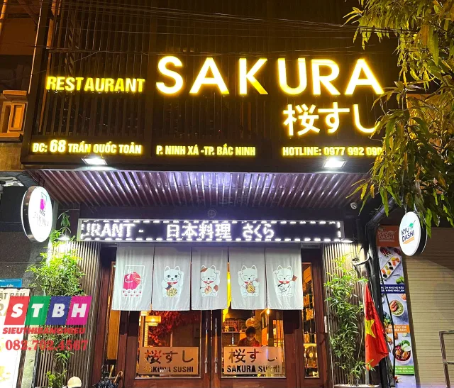 Mẫu bảng hiệu chữ Nhật nổi bật ban đêm