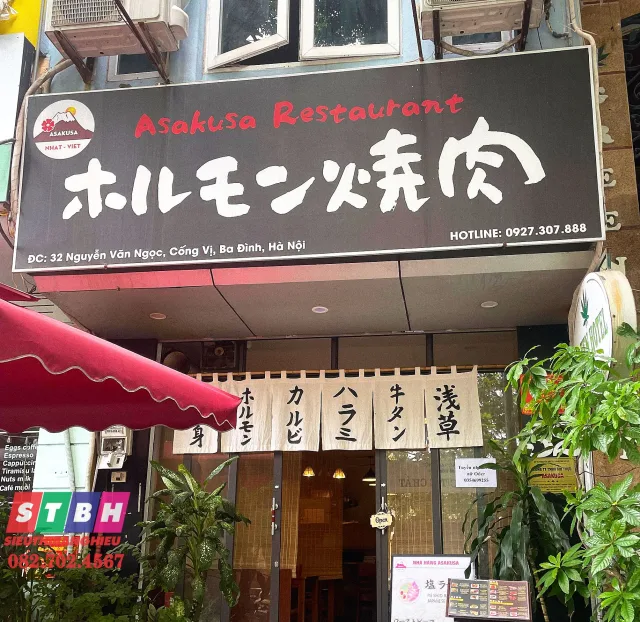 Bảng hiệu nhà hàng món nướng Nhật Bản